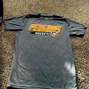NWOT Pittsburgh Penguins tshirt.